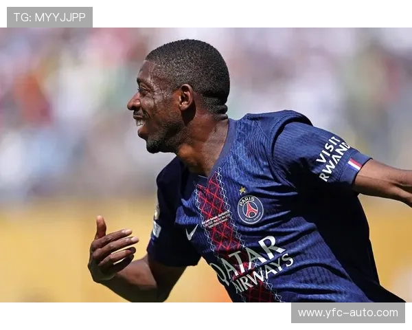 带帽子的足球明星们的风采与传奇故事揭秘